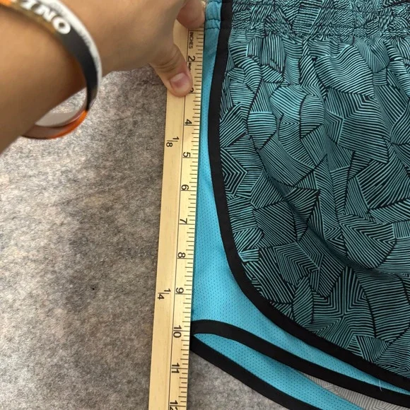 Nike Dri-FIT Womens Running Shorts Teal Black Geometric Print Medium - Picture 6 of 9